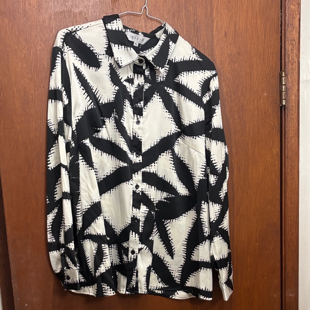 KLEIO Black and White Patterned Shirt